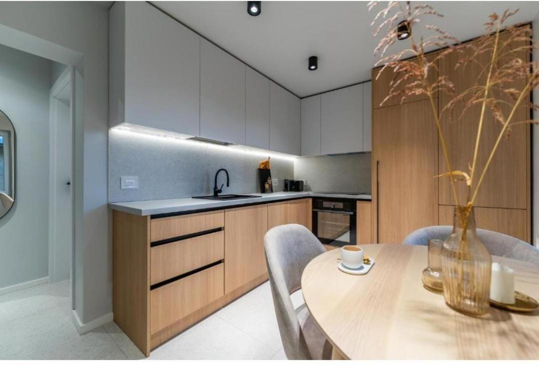 Central Epic Apartment-Self Check In Арад Екстериор снимка